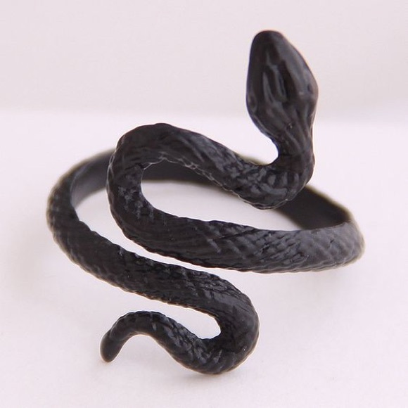 NEW | Snake Ring in Gold or Black - Picture 3 of 3